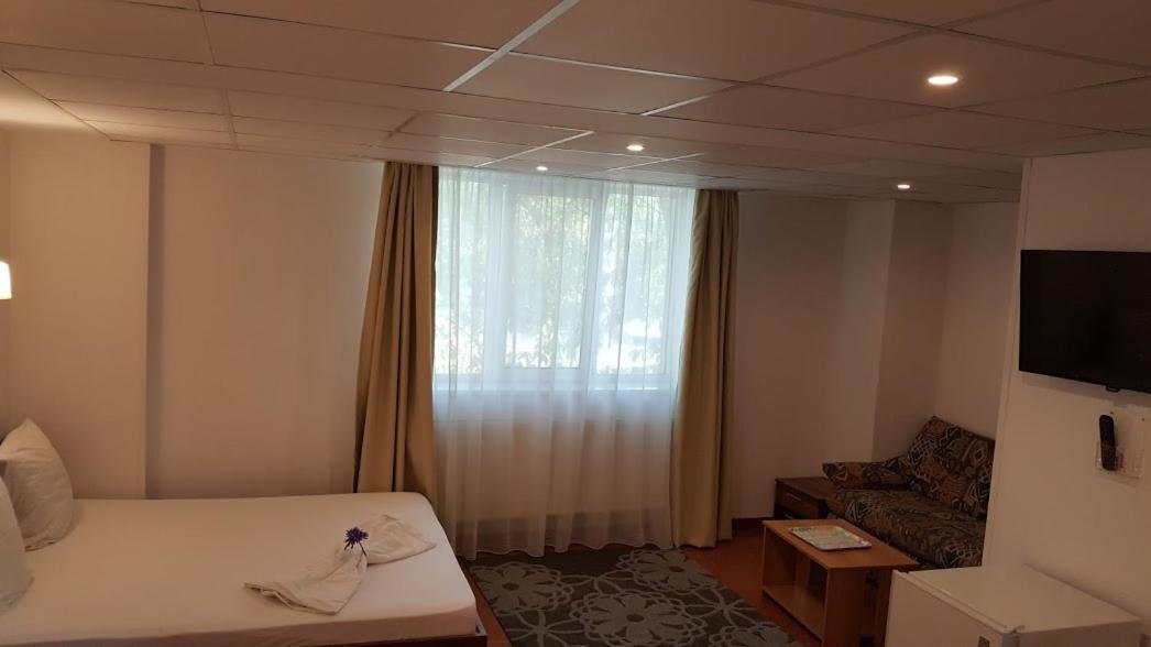 Hotel Viva Ploieşti Dış mekan fotoğraf