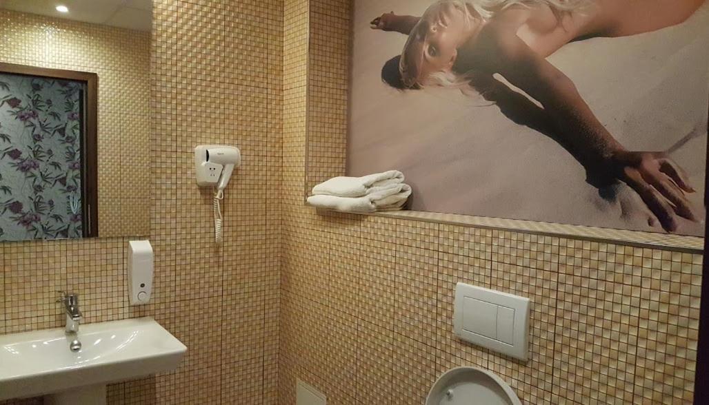Hotel Viva Ploieşti Dış mekan fotoğraf